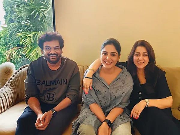 Samyuktha, Puri Jagannadh'ın Bir Sonraki Projesi olan Vijay Sethupathi'ye Katıldı