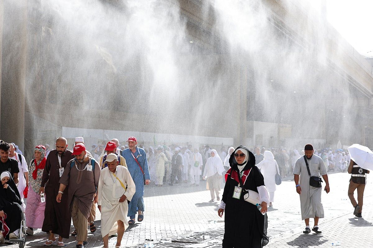 Suudi Arabistan, Hac Bittikten Sonra Ziyaretçiler için E-Vize Hizmetlerine Devam Ediyor