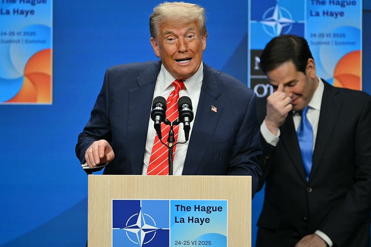 Trump, ABD'nin Ülkenin Yeniden İnşasına Yardımcı Olmak için İran Petrol Yaptırımlarını Hafifletmesi Gerekebileceğine İşaret Ediyor
