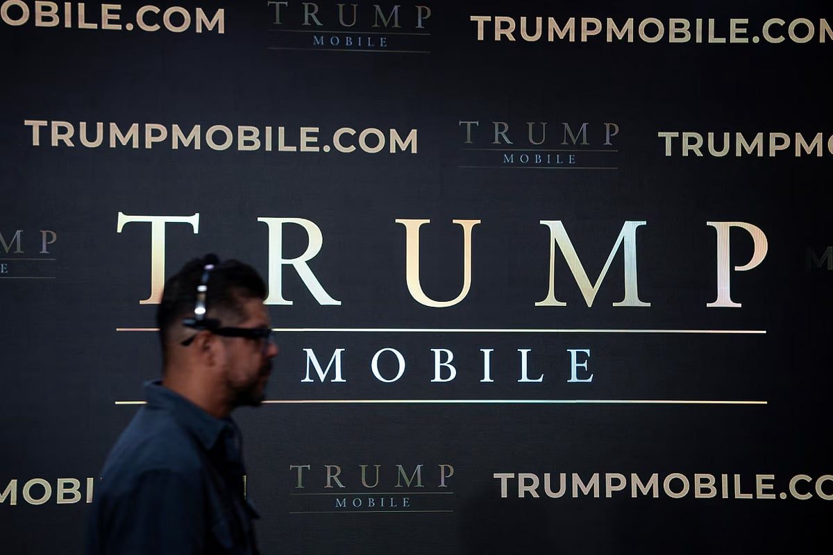 Trump Organizasyonu 499 Dolarlık Trump Mobil Cihazıyla Telefon Pazarına Girdi