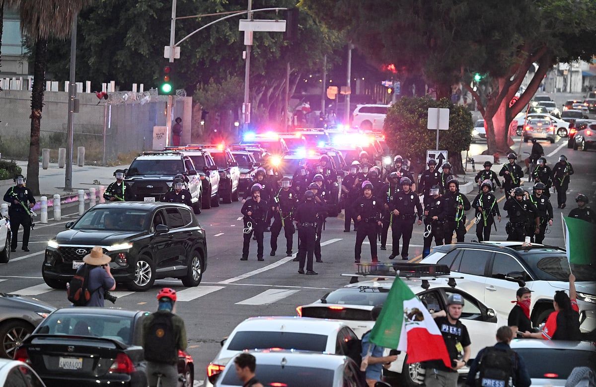 Trump Şehri 'Özgürleştirmeye' Yemin Ederken Los Angeles'ta Gece Sokağa Çıkma Yasağı