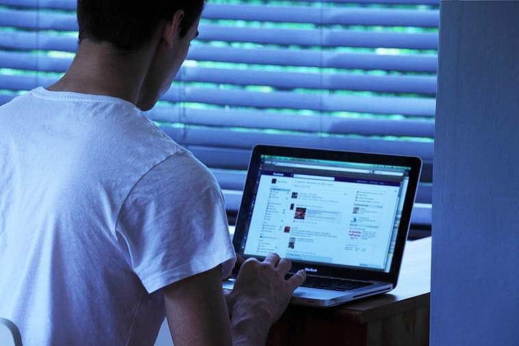 Yeni BAE Medya Yasası: Kimin Uyması Gerekiyor; Suçlar, Para Cezaları, Bilmeniz Gereken Her Şey