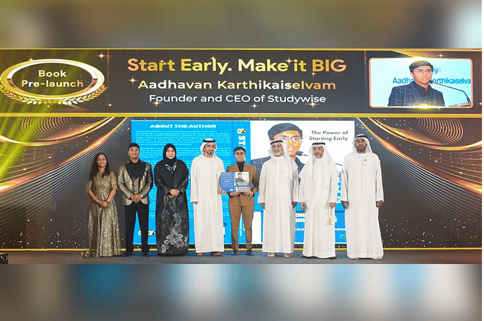 Aadhavan Karthikaiselvam, Dubai'deki Global Awards Gala 2025'te ilk Kitabını Yayınladı