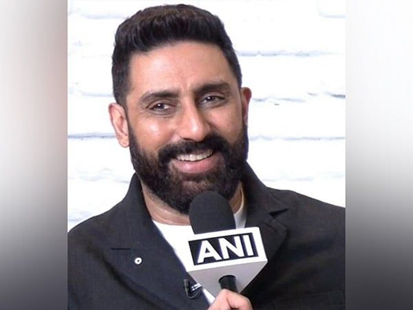 Abhishek Bachchan, Bollywood'da 25 Yılını Hayranlarıyla Kutladı