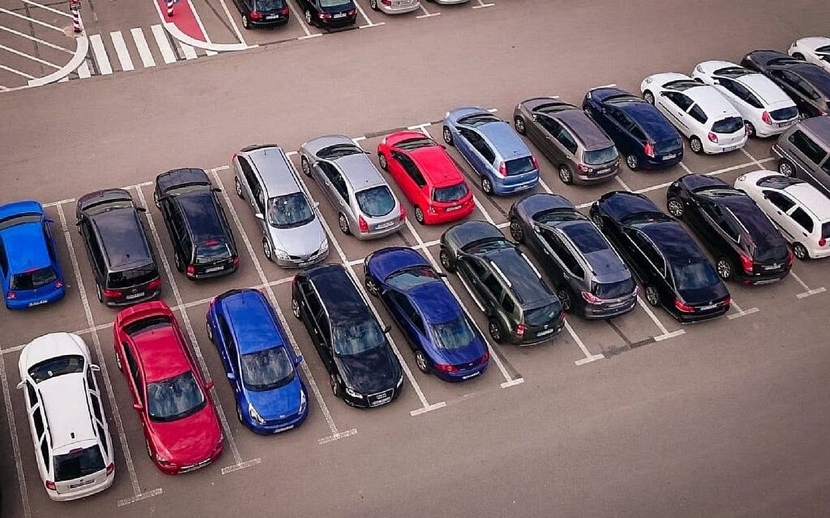 Abu Dabi: Aı Kameralarla Yeni Akıllı Halka Açık Otopark Sistemi Başlatıldı
