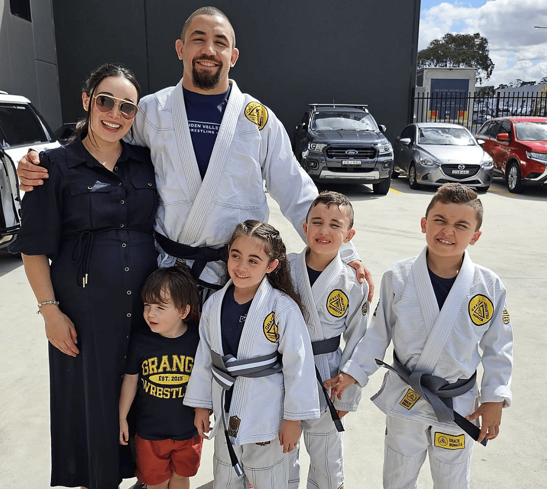 Abu Dabi: Ufc Yıldızı ve Mükemmel Aile Babası Robert Whittaker ile Tanışın