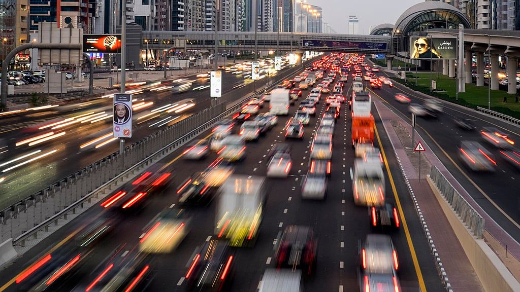 BAE: 800 Radar Yeterli Değil, Sürücülere 'Neden' Güvende Olmalarını Öğretin, Diyor Yol Güvenliği Uzmanları