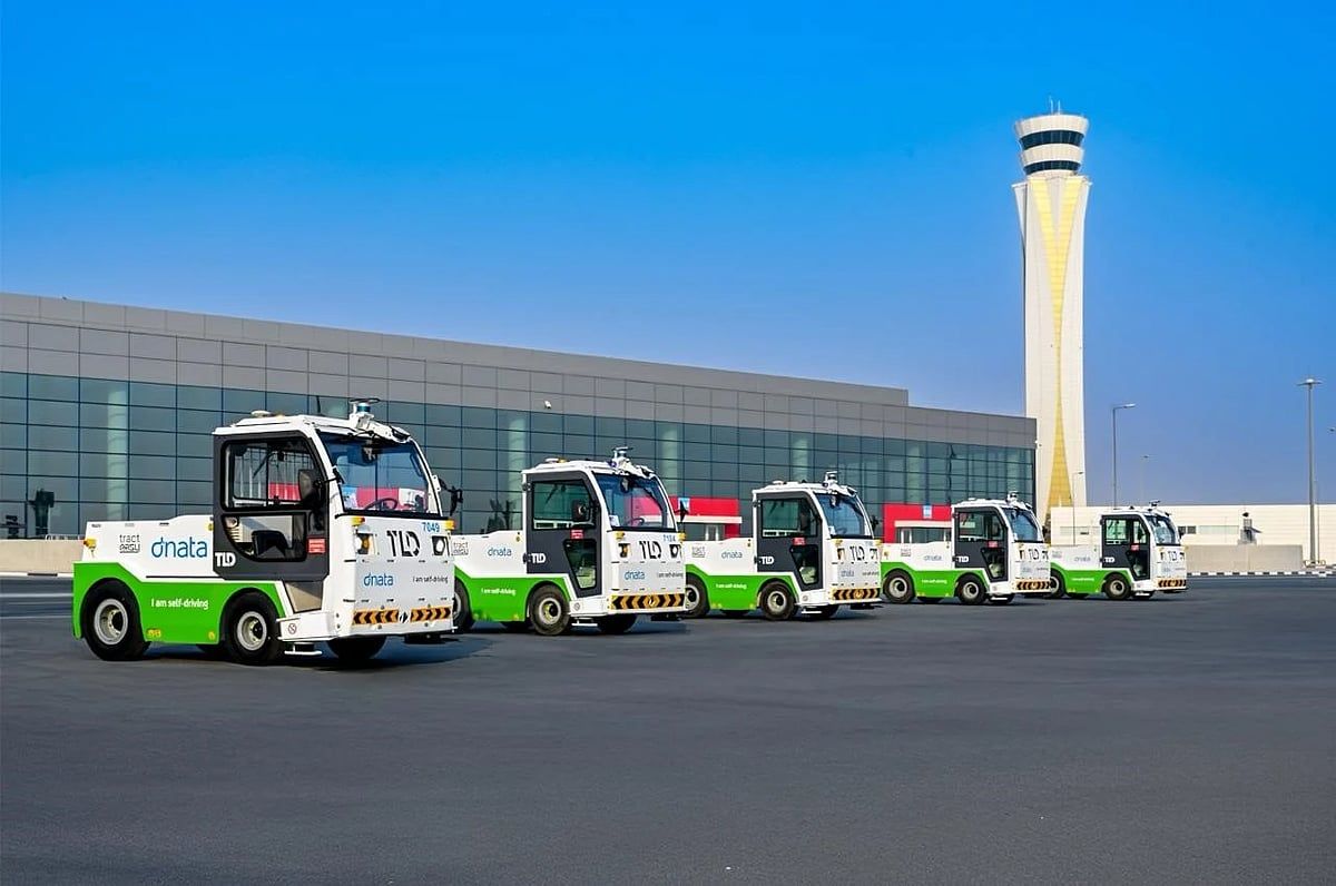 BAE, Al Maktoum International'da Sürücüsüz Bagaj Araçlarının İlk Denemesini Onayladı