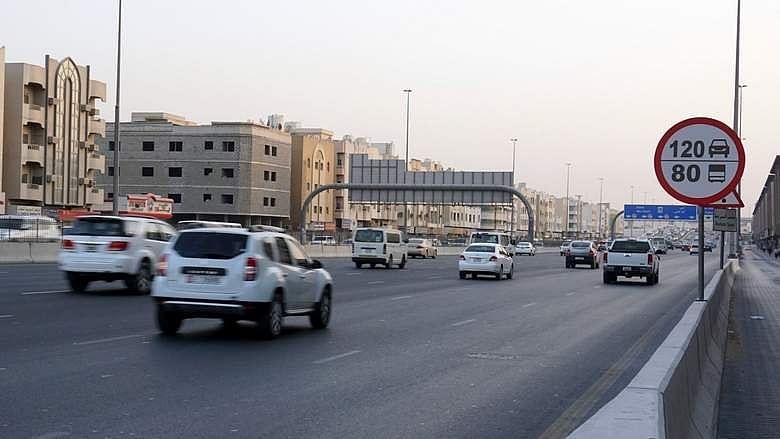 BAE Trafik Uyarısı: 18-21 Temmuz Tarihleri arasında Önemli Abu Dabi Caddesi'nde Kısmi Yol Kapatma