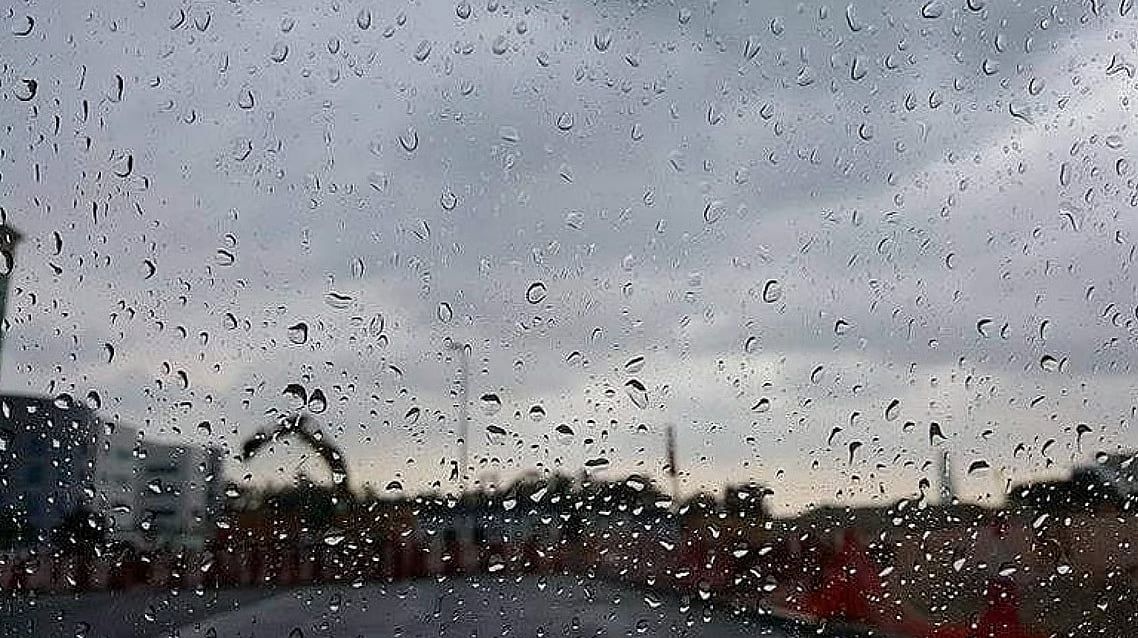 BAE'de Yarın Hava Durumu: Bazı Bölgelerde Yağmur Olasılığı; Sıcaklıklar 49ºc'ye Ulaşacak