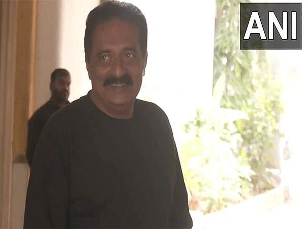 Bahis Uygulaması Örneği: Aktör Prakash Raj, Hindistan Soruşturma Ajansı'nın Önünde Beliriyor