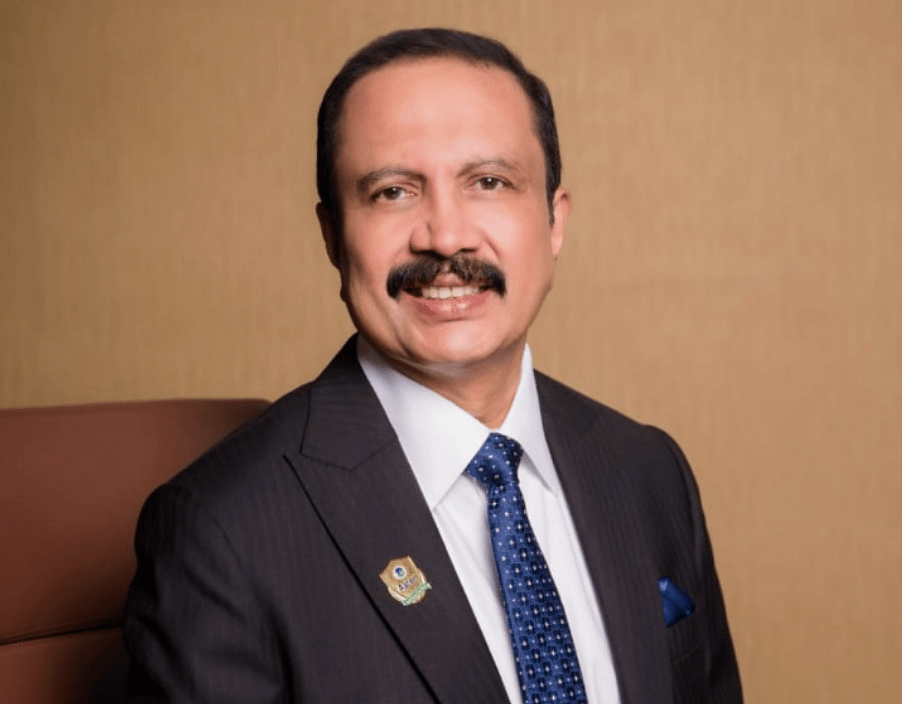 Dr. Azad Moopen, Hindistan'ın Nakit Açısından Zengin İlk 5 Destekçisi Arasında Yer Alıyor