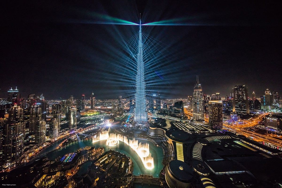 Dubai, Abu Dabi Geceleri Dünyanın En Güzel Manzaralı, En Güvenli Şehirleri Arasında