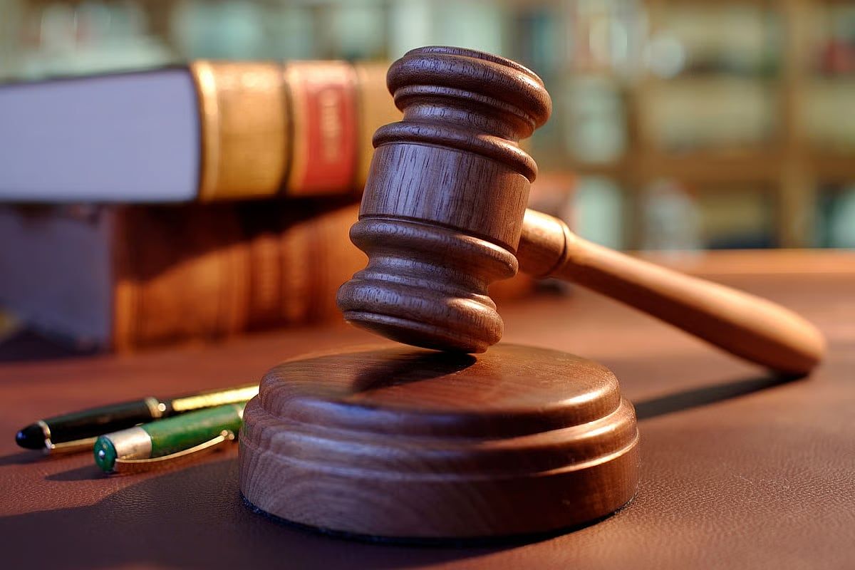 Dubai: Arap Adam 3 Yıl Hapis Cezasına Çarptırıldı, Silahlı Soygundan 247.000 Dh'ye Para Cezası Verildi