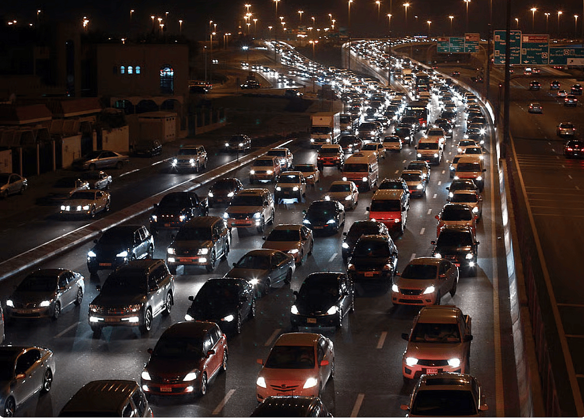 Dubai: Havaalanı Yolu Çıkışına Yakın E311'de Kaza; Sürücüler Uyardı