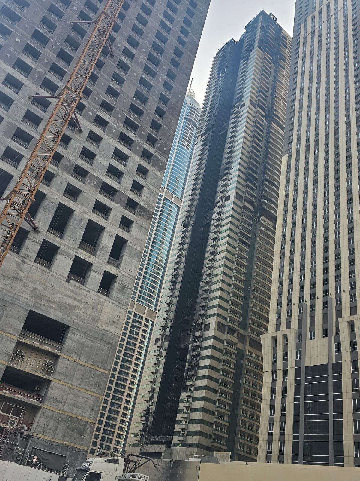 Dubai Marina Yangını: Bazı Kiracılar Yangından Bir Ay Sonra Yeni Evler Bulmakta Zorlanıyor