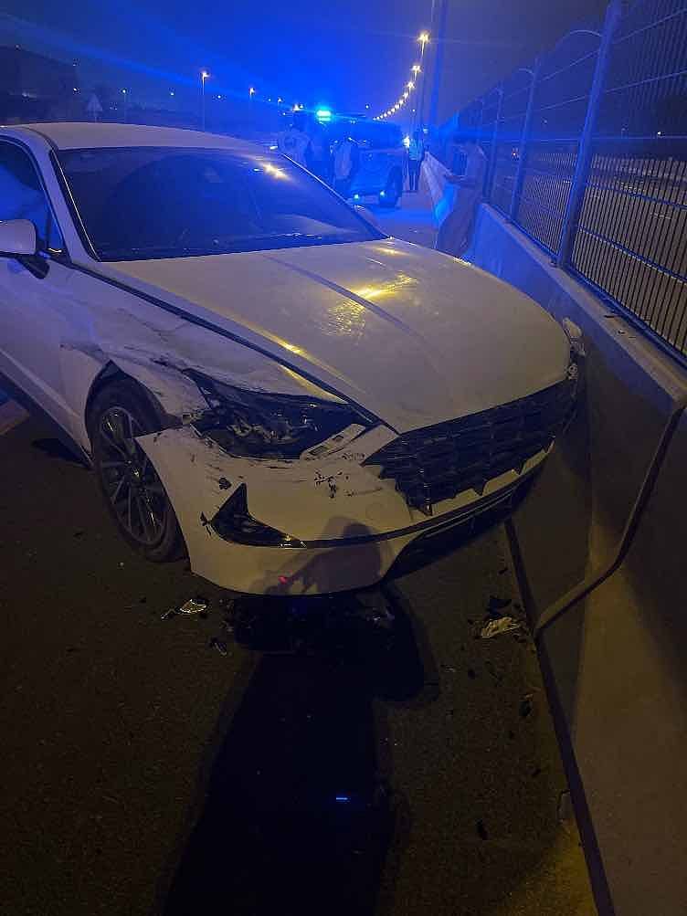Dubai Polisi, E311'de Yüksek Hızda Seyir Kontrol Arızasından Sonra Sürücüyü Kurtardı