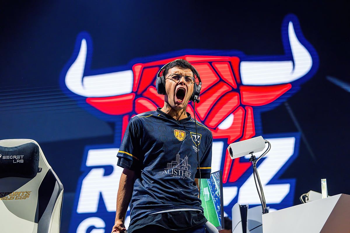 En iyi Oyuncular Suudi Arabistan'da Esports Dünya Kupası Zaferi için Yarışıyor