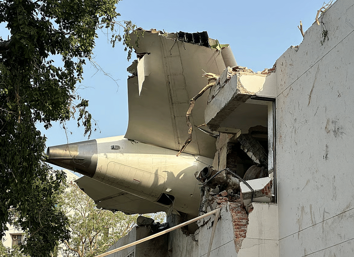 Hindistan Birliği, Air India Kazasıyla İlgili Ön Raporda 'Pilot Hataya Yönelik Önyargıyı' Reddetti