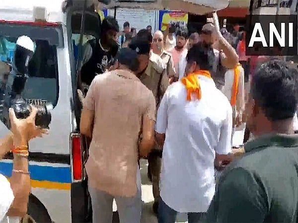 Hindistan'ın Haridwar'ındaki Bir Tapınakta İzdihamda Altı Kişi Öldü