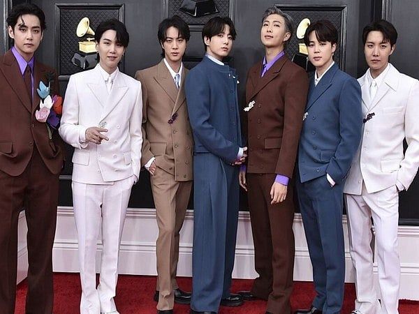Hybe Skandala Baskın Düzenledi: Bts'nin Geri Dönüşü için Ne Anlama Geliyor