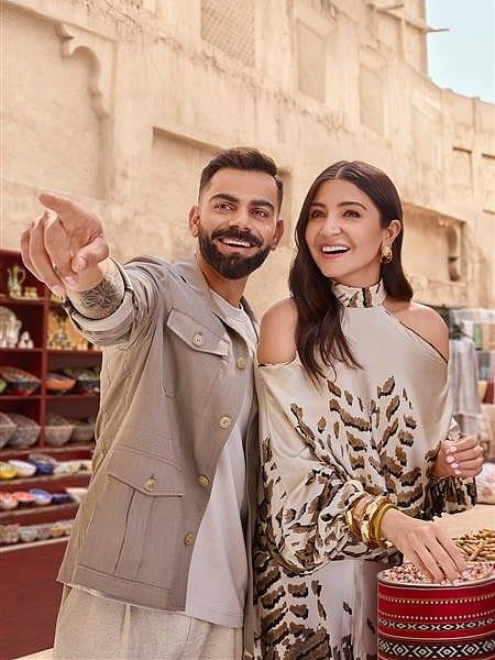 İzleyin: Virat Kohli, Anushka Sharma Dubai'nin En Uzun Gökyüzü Sonsuzluk Havuzunu Ziyaret Edin, En İyi Noktaları Keşfedin