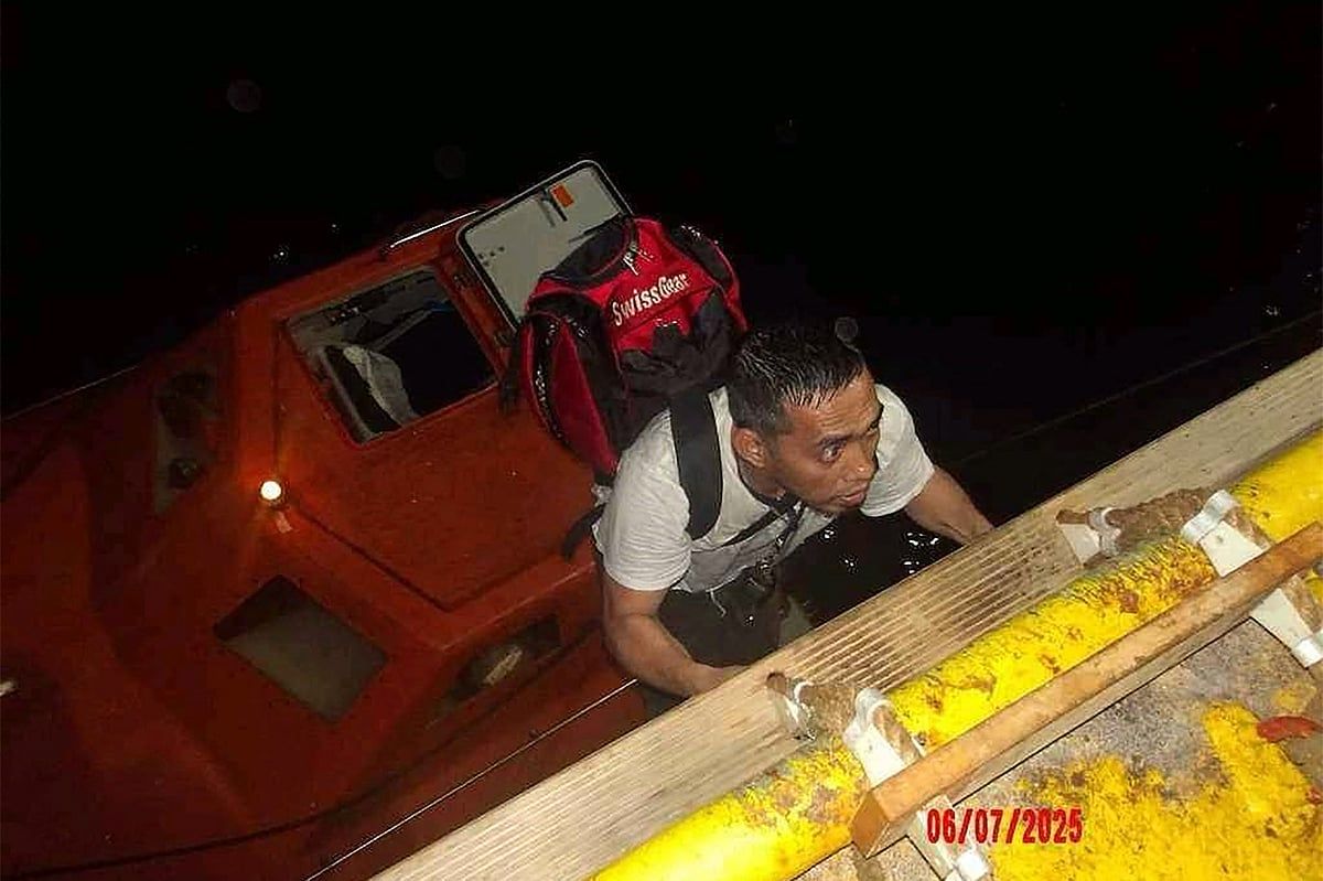 Kızıldeniz'de Saldırıya Uğrayan Yunan Gemisi Battı: 4 Ölü, 7 Kurtarıldı, 14 Kayıp