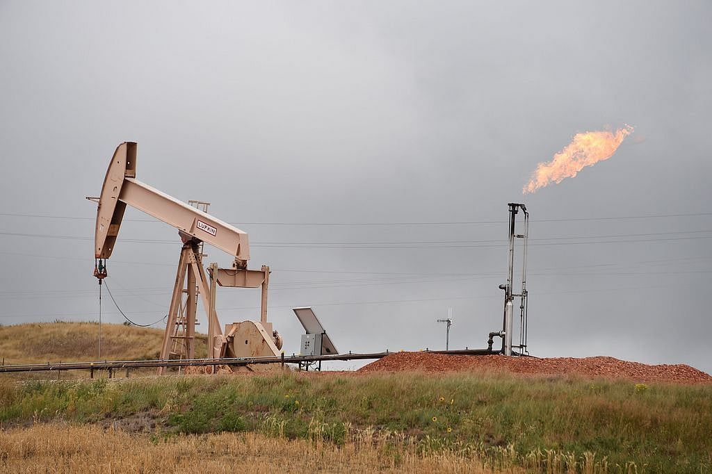 Petrol Fiyatları ABD Ticaret İyimserliğinden Kazanç Sağladı, Ham Petrol Stoklarındaki Düşüş