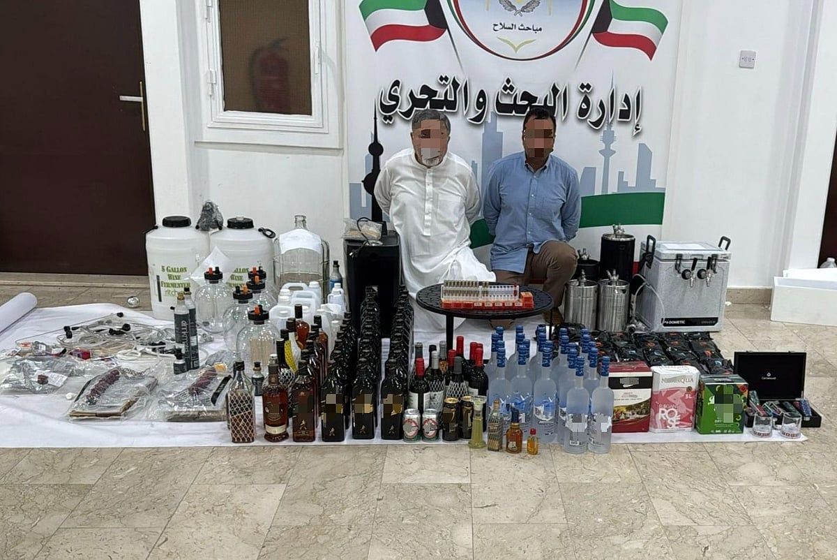 Pilot, Doktor Ruhsatsız Mühimmat Bulundurmaktan Tutuklandı, Kuveyt'te Yasadışı Alkol
