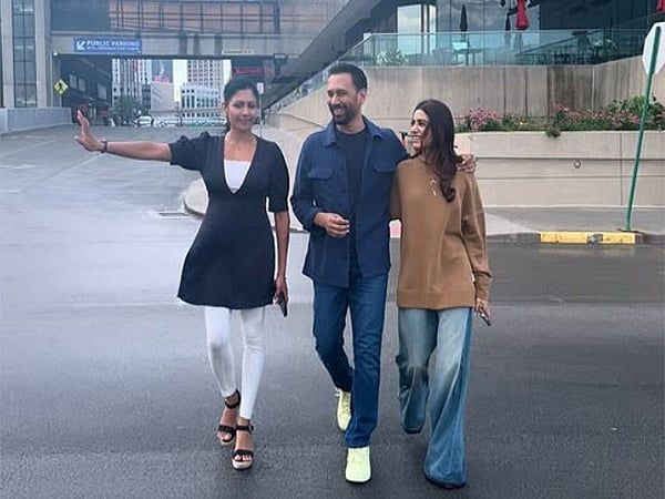 Samantha, Hayranlarına Raj Nidimoru ile Detroit Gezisine Bir Bakış Atıyor