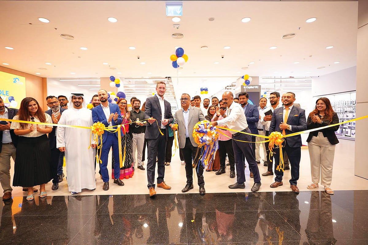 Sharaf Dg, Abu Dabi'deki En Büyük Elektronik Deneyimini Reem Mall'da Tanıttı