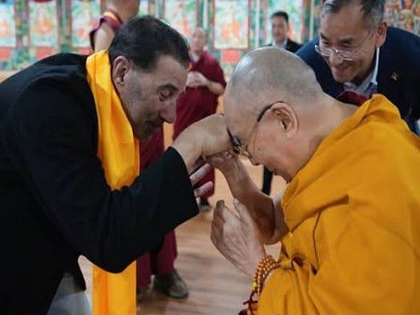Sunny Deol, Dalai Lama ile Görüştükten Sonra 'Derin Onurunu' İfade Etti