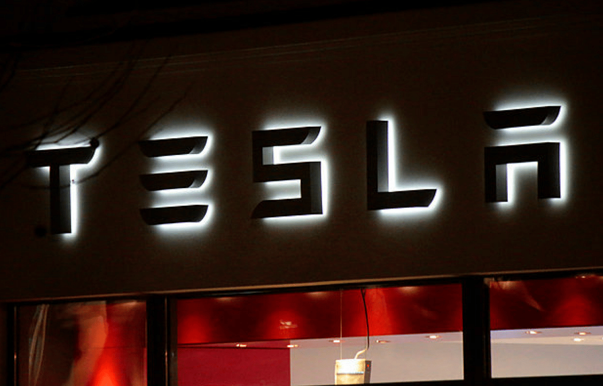 Tesla, ABD'nin Ev Desteğini Kesmesinden Sonra 'Birkaç Zor Çeyrek' Beklendiğini Söyledi