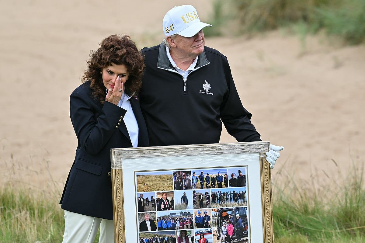 Trump İskoç Golf Sahasını Açtı ve 'Barışçıl Dünya' Sözü Verdi