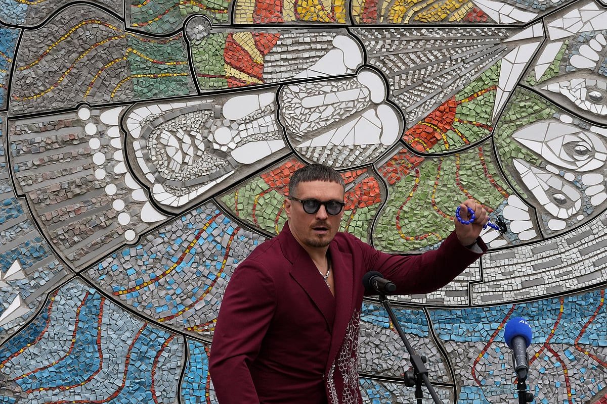 Usyk, Ukrayna'daki Savaşa Odaklanarak Ağır Siklet Şampiyonluk Haftasına Başladı