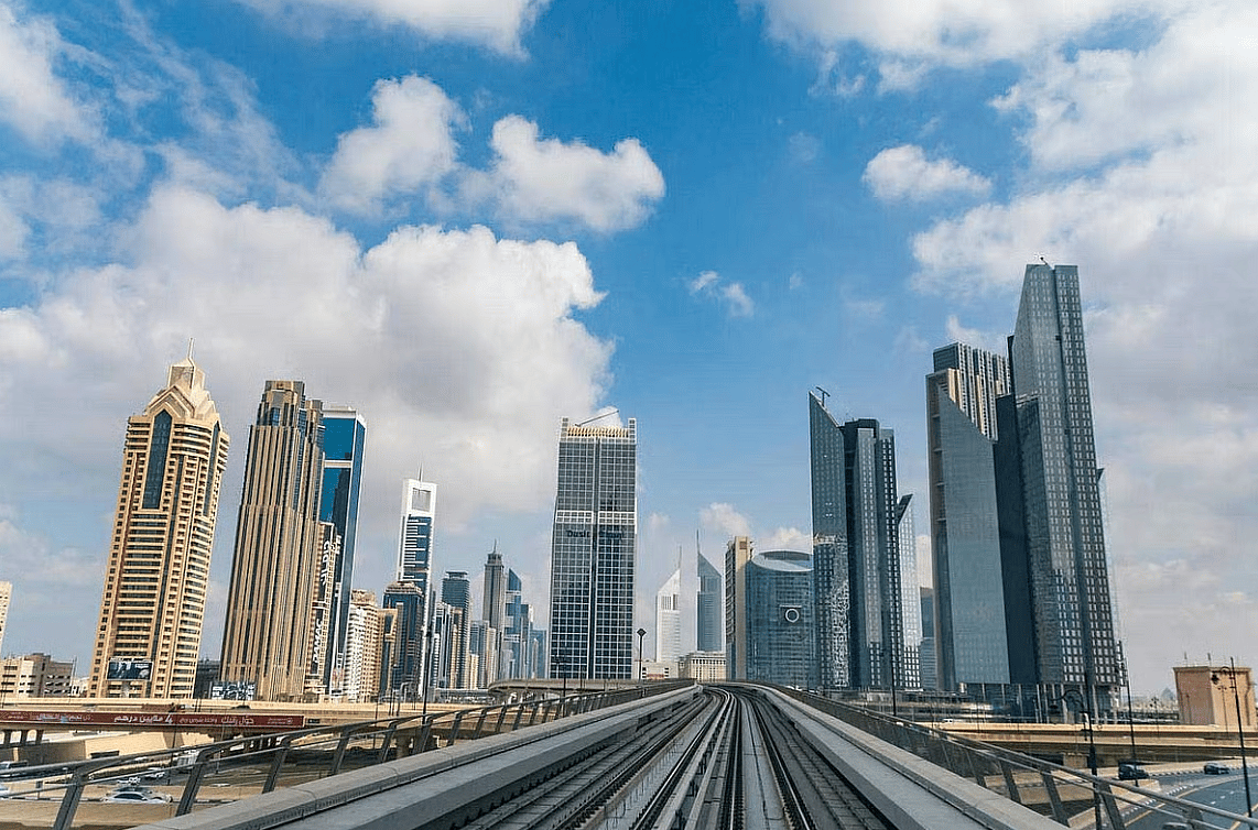 Yarın BAE Hava Durumu: Sıcaklıklar Artacak; Dubai 44 ° C'nin En Yüksek Seviyesini Görecek