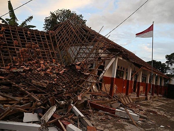6.3 Büyüklüğündeki Deprem Endonezya'nın Batı Papua'sını Sarstı