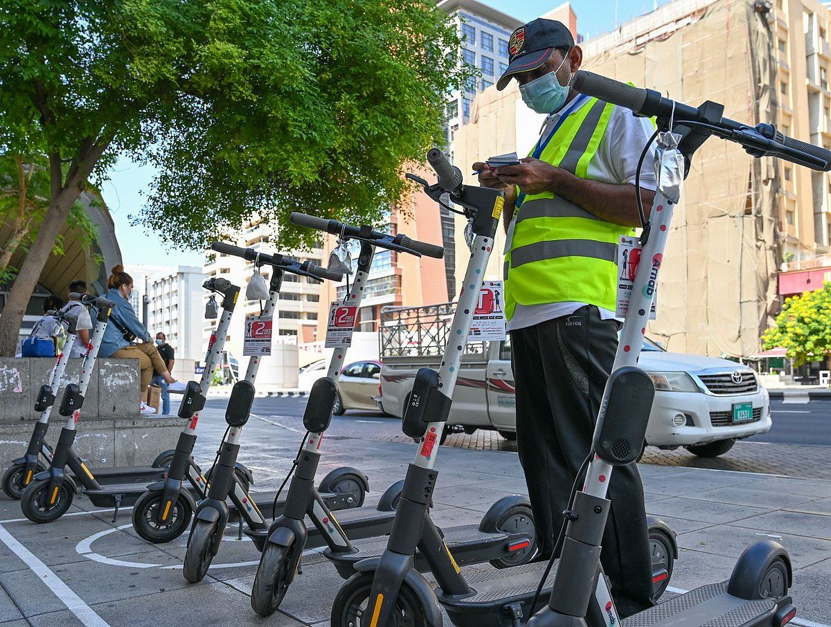 Ajman E-Scooter Yasağı: BAE Sakinleri Neredeyse Kaçırılanları Anlatıyor, 'Güvenlik Her Şeyden Önemlidir' Diyor