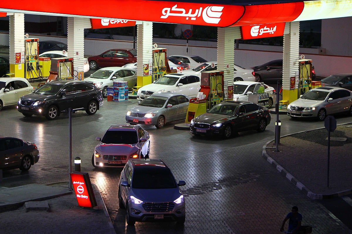 BAE, 10 Yıl Önce Petrol Fiyatlarını Deregüle Ettiğinde, %24'lük Bir Artışa Yol Açtı