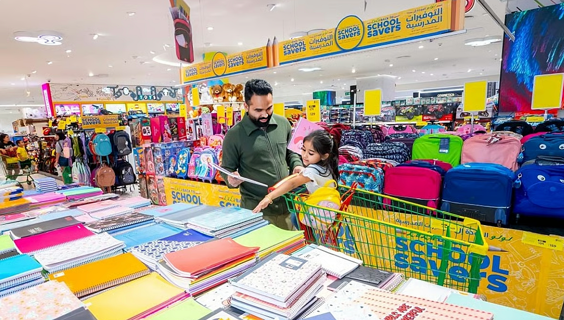 BAE: Burslarda 400.000 Dh'ye Kadar, Okula Dönüş Alışverişlerinde %75 İndirim