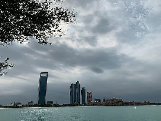 BAE Hava Durumu: 40ºc Abu Dabi, Sharjah'da Beklenen En Yüksek Sıcaklık