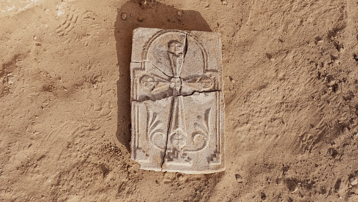 BAE: Sir Bani Yas Adası'ndaki Manastır Alanında Keşfedilen Antik Haç