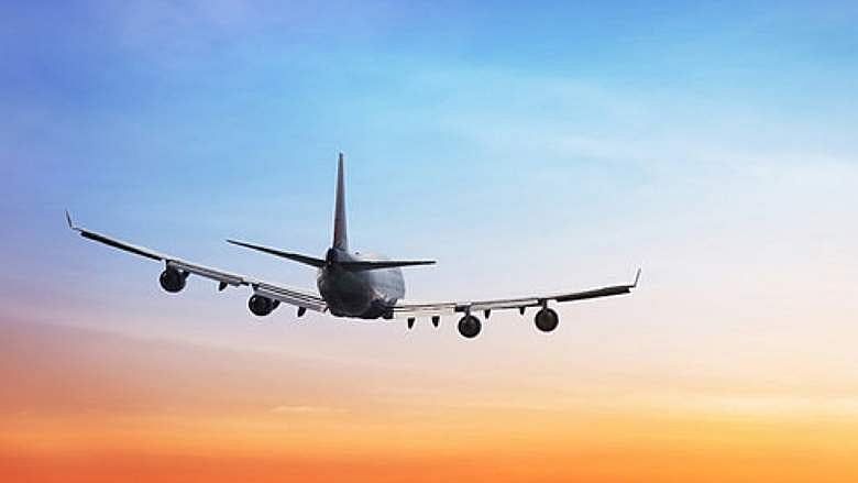 Bazı BAE Uçuşları Dolu, Yaz Tatili Sona Ermek Üzereyken Bilet Fiyatları Keskin Bir Şekilde Yükseliyor