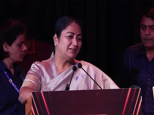 Delhi Başbakanı Rekha Gupta'ya Polis Gözetiminde 'Saldıran' Adam