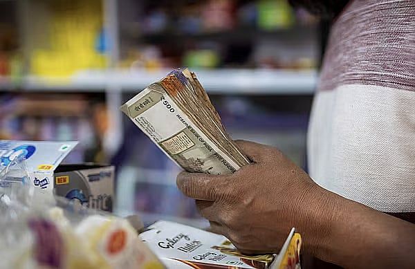 Dolar Rallisi, Tarifeler, Çıkışlar Para Birimini Tehdit Ettiği için Hindistan Rupisi Yeni Bir Düşüşe Geçebilir