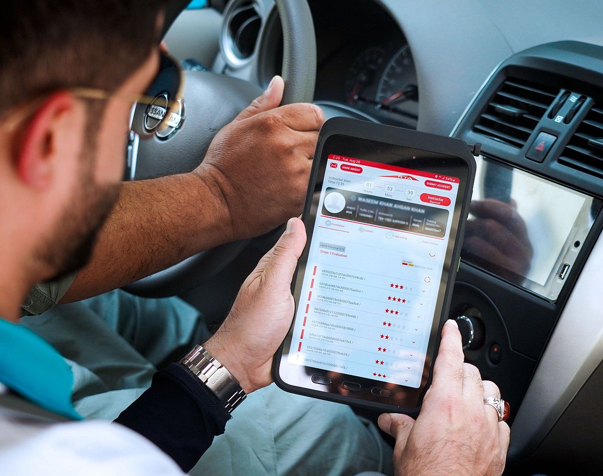 Dubai: Artık Yeni Sürücüler Rta'nın Dijital Platformu Tadreeb Üzerinden Eğitim Alabiliyor