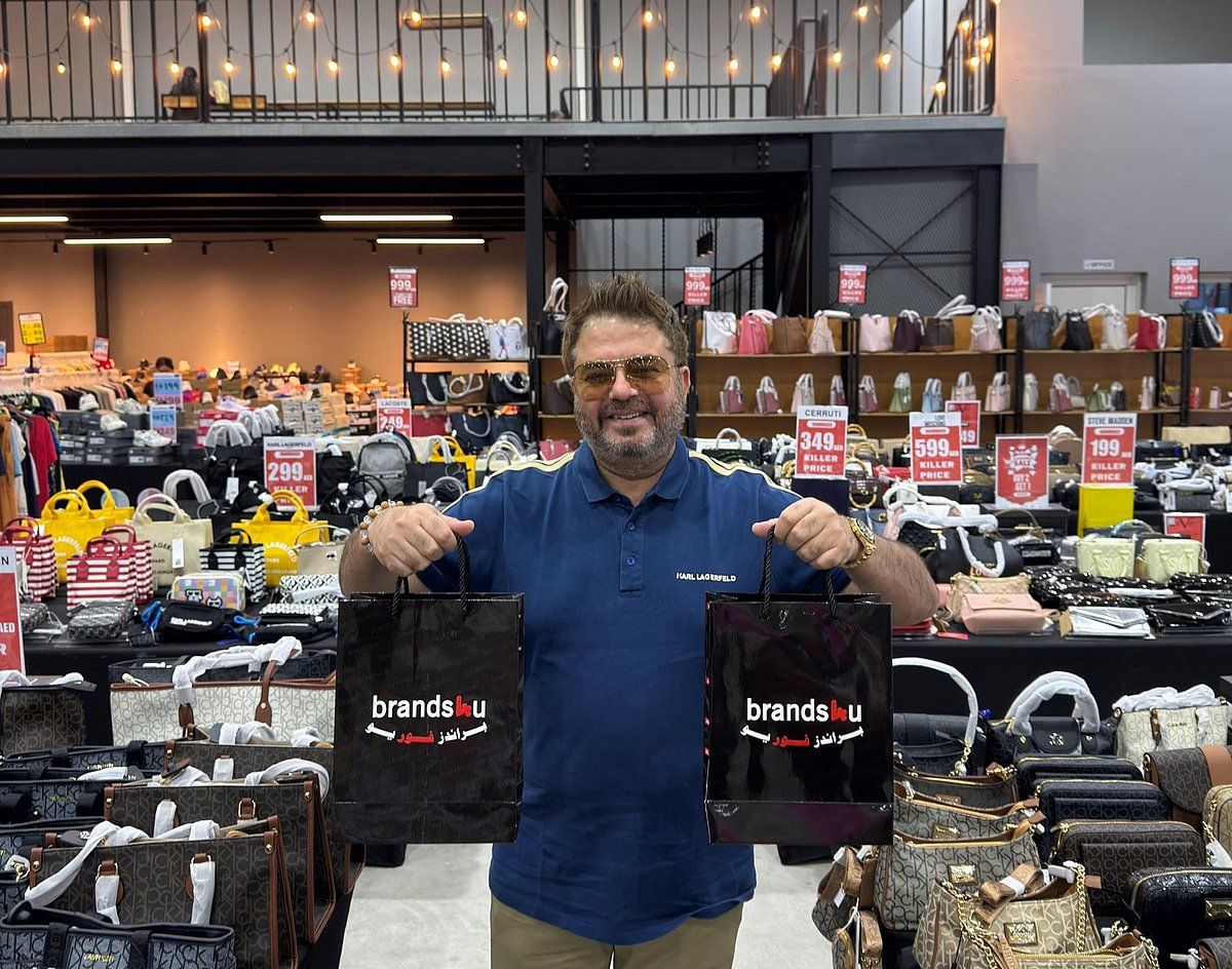 Dubai'nin En Büyük Depo Gümrükleme Satışında %75'e Varan İndirim — Sezon 4