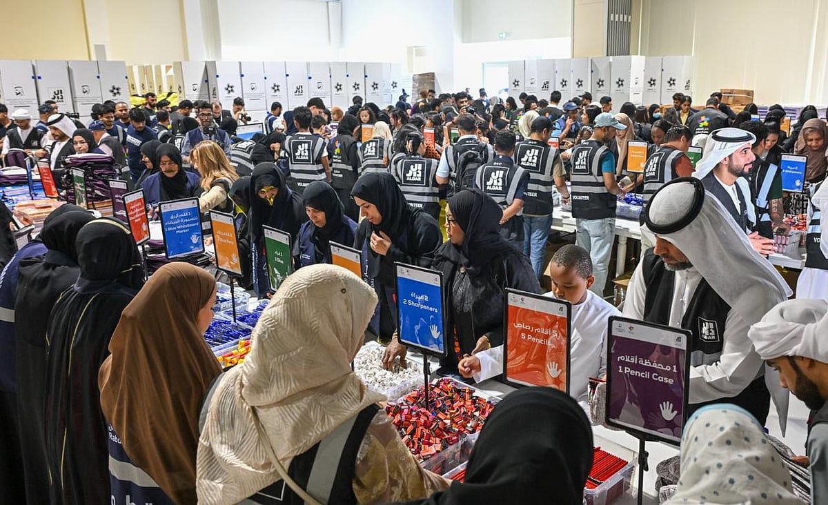 'En iyi Arkadaşa Hediye Gibi': BAE Gönüllüleri, Düşük Gelirli Öğrenciler için 10.000 Okul Seti Topladı