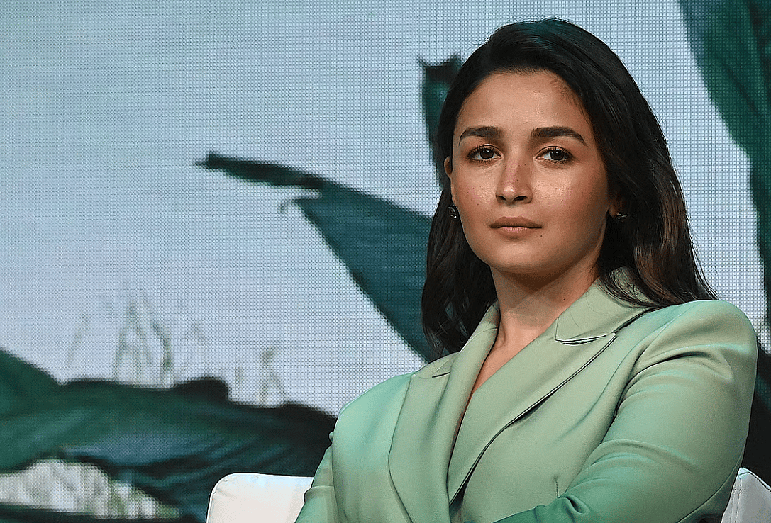 'Gizlilik İstilası': Alia Bhatt, Yeni Mumbai Bungalovunun Viral Videolarını Çarptı