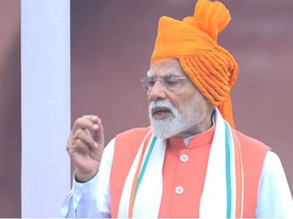 Hindistan Başbakanı Modi, Bağımsızlık Günü Konuşmasında Diwali tarafından Mal ve Hizmet Vergisini Düşürme Sözü Verdi